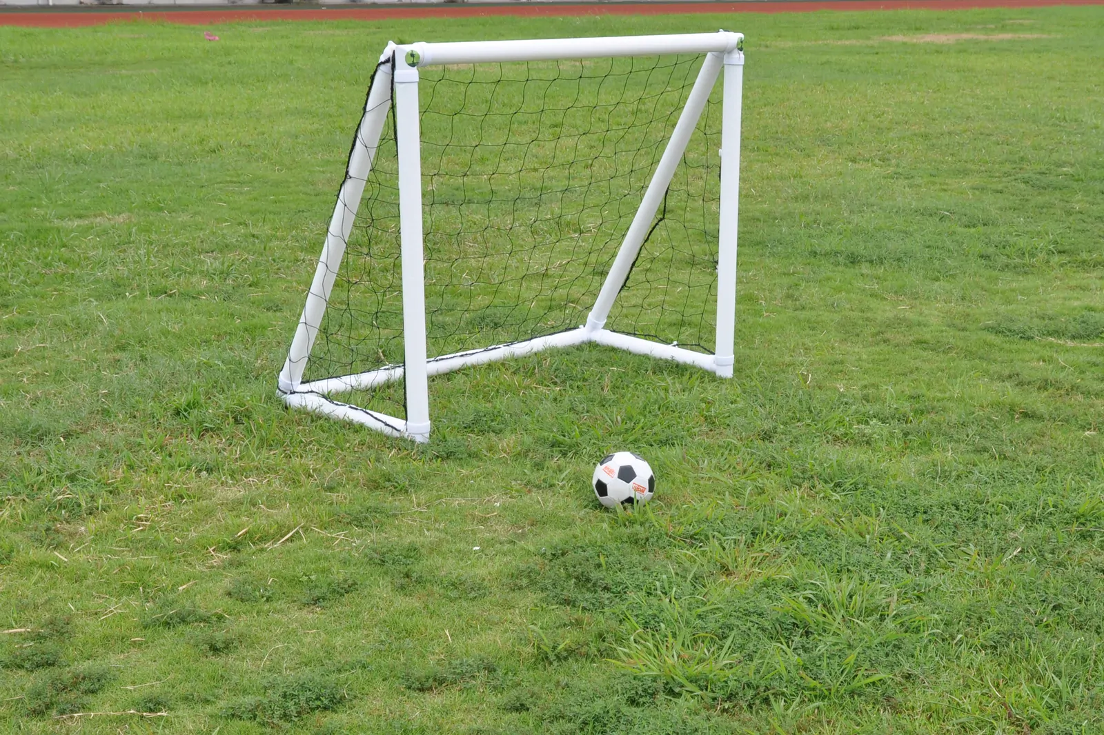EcoWalker 1.2x1m Portable Inflatable Soccer Goal — Quick-Assembly Training Net
