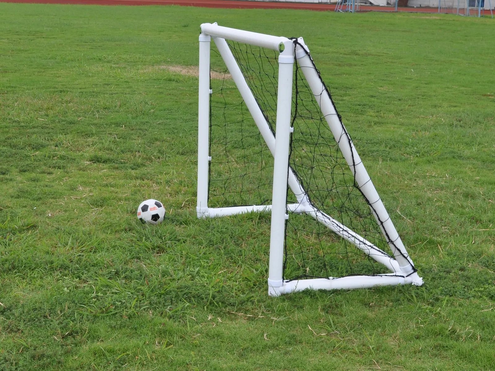 EcoWalker 1.2x1m Portable Inflatable Soccer Goal — Quick-Assembly Training Net